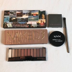 Large makeup bundle 💄